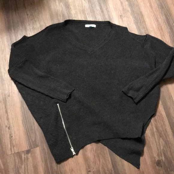 Sweaters - Asymmetrical  sweater